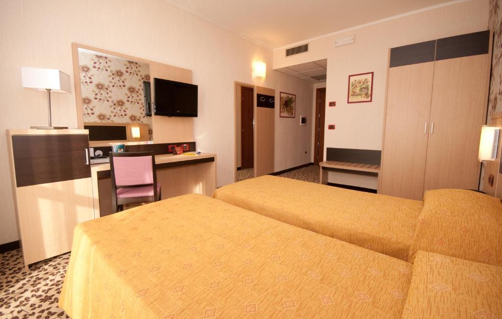 Hotel Brindor Poirino Szoba fotó