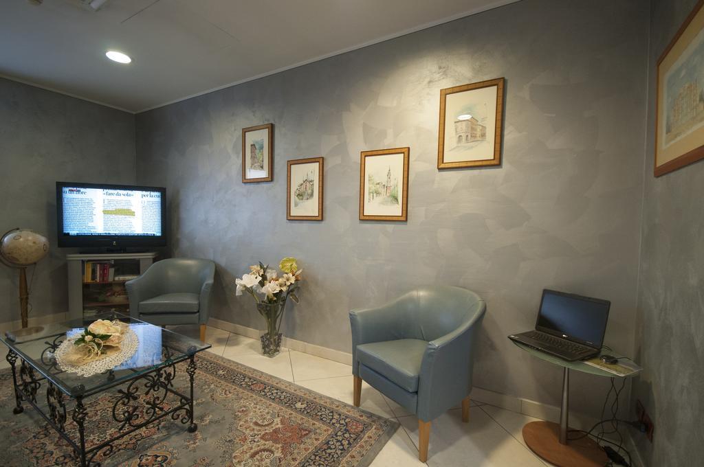 Hotel Brindor Poirino Kültér fotó