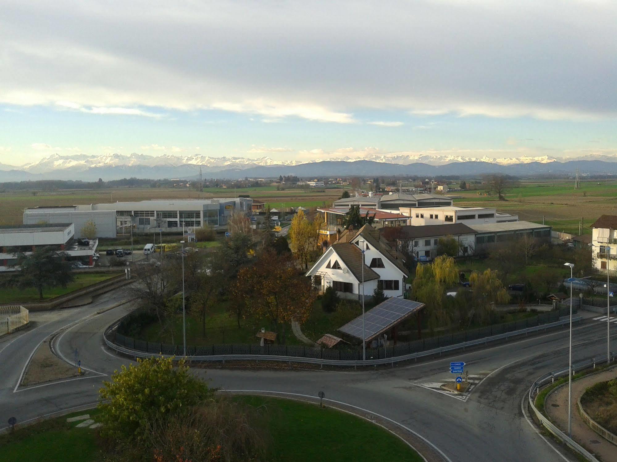 Hotel Brindor Poirino Kültér fotó